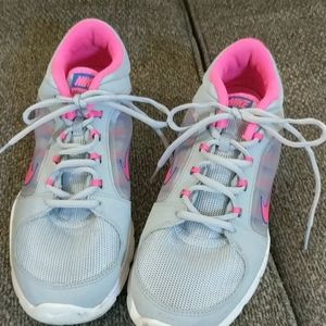 Nike women's gym shoes